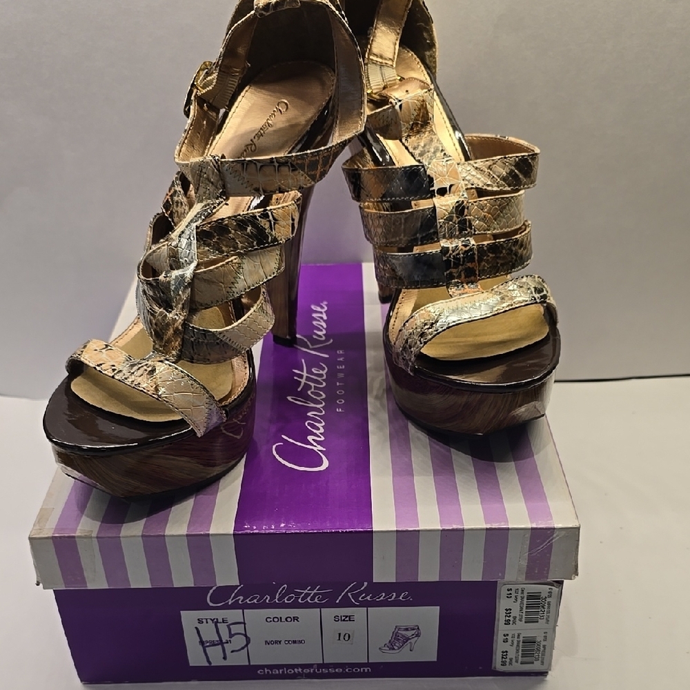 Charlotte Russe Women's Snakeskin Platform Heels - Gold and Brown